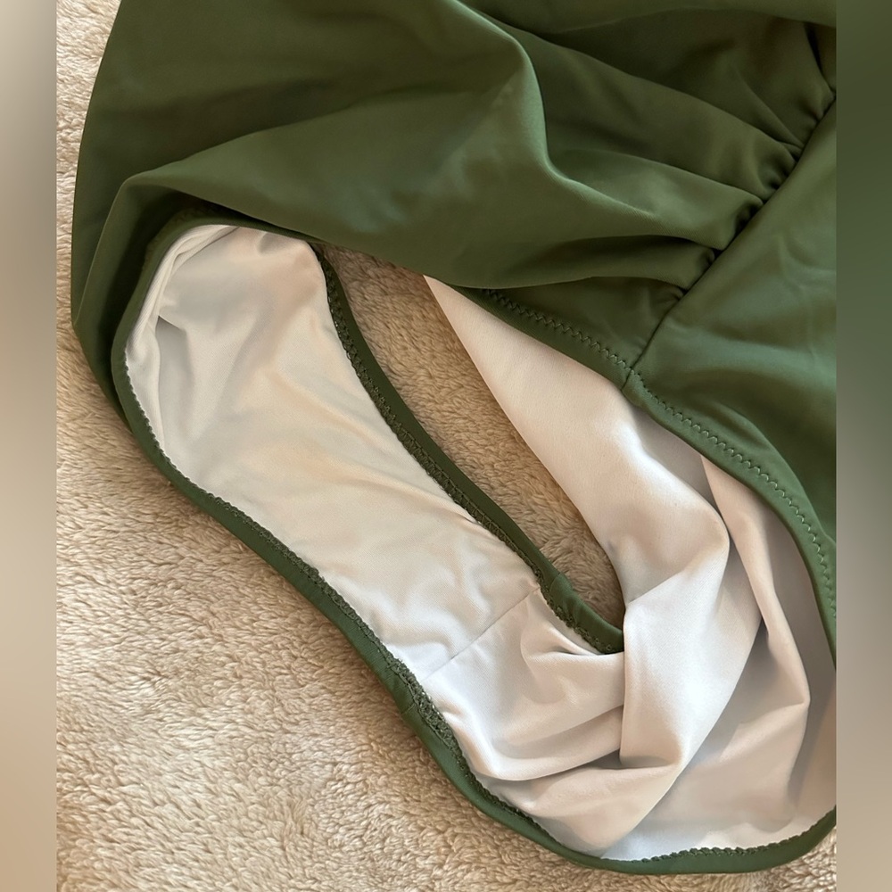 Cupshe green halter one piece large swimsuit - Picture 4 of 7
